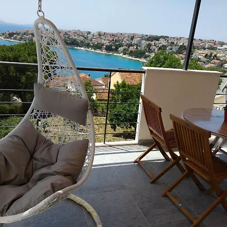 Sea View Apartamento *
